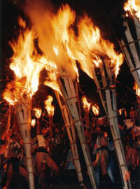 由岐神社 鞍馬の火祭