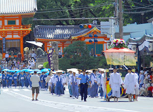 写真：花傘巡行（はながさじゅんこう） 