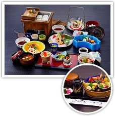 京の繊細な季節感を活かした料理と、渡月亭でお風呂を楽しむプランも人気。