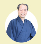 館主　安達茂人さん
