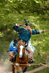 下鴨神社　流鏑馬神事（やぶさめしんじ）