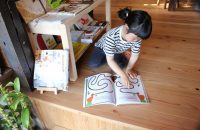 【絵本のこたち】 絵本に卒業はありません！　大人も子どもも思わぬ出合いが楽しい、絵本でいっぱいの小さな本屋さん。