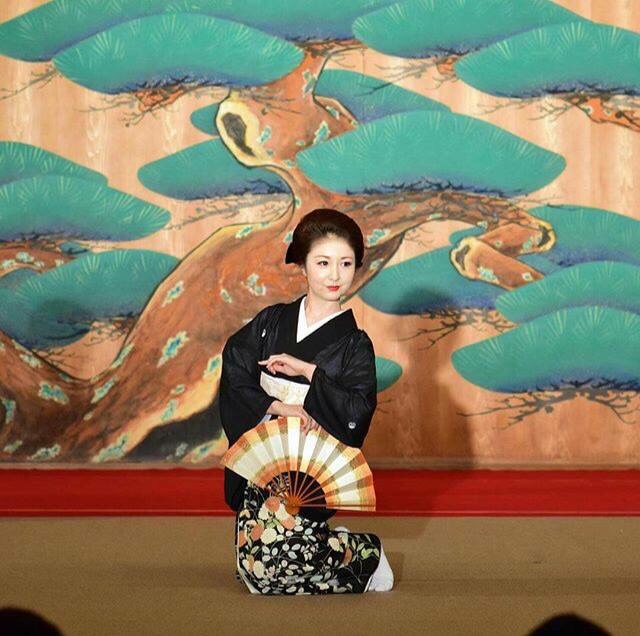 御寺泉涌寺　舎利殿　日本舞踊公演