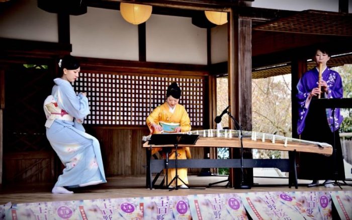 御寺泉涌寺　舎利殿　日本舞踊公演