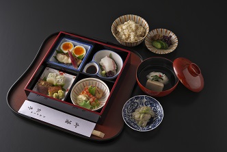 瓢亭×無鄰菴　秋の南禅寺界隈をしっとりと味わう 特別プライベート和ろうそく茶会