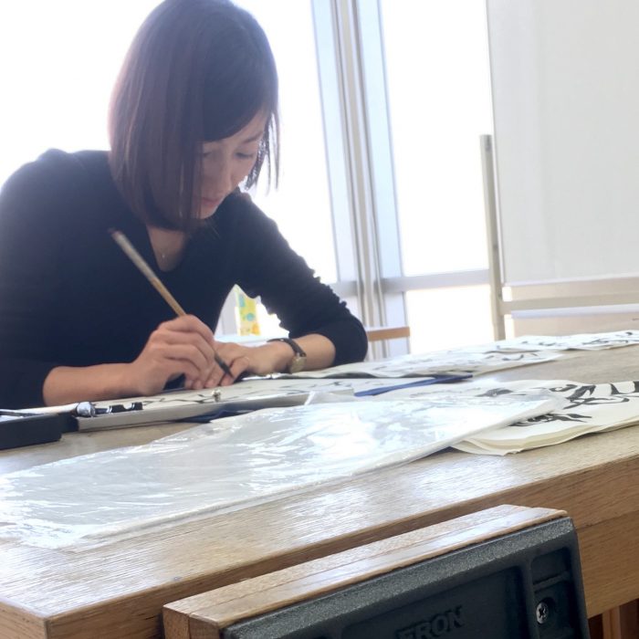 早朝の京都をしっかり楽しむ！『三富センター × 書家HILOKI朝活』