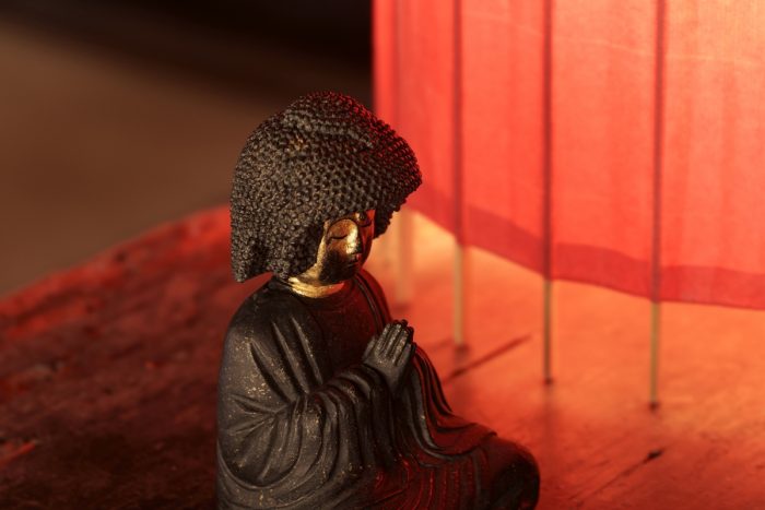 観て、触れて、撮るミニチュア光の仏像展