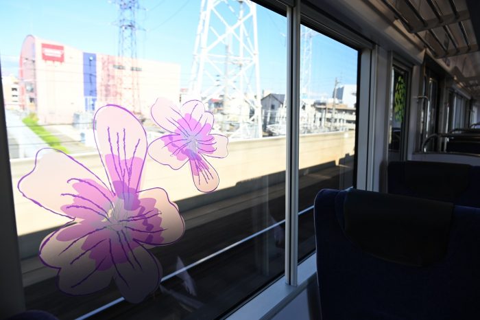 京女生が100のメッセージと花で京都を応援！「百花列車」運行