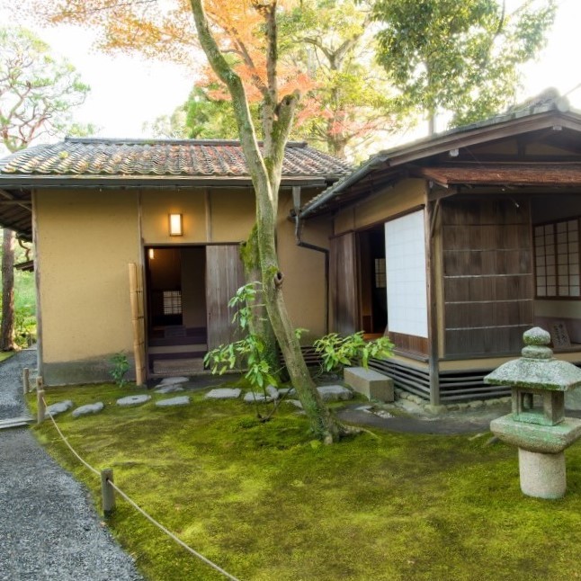 名勝無鄰菴　茶室に入る