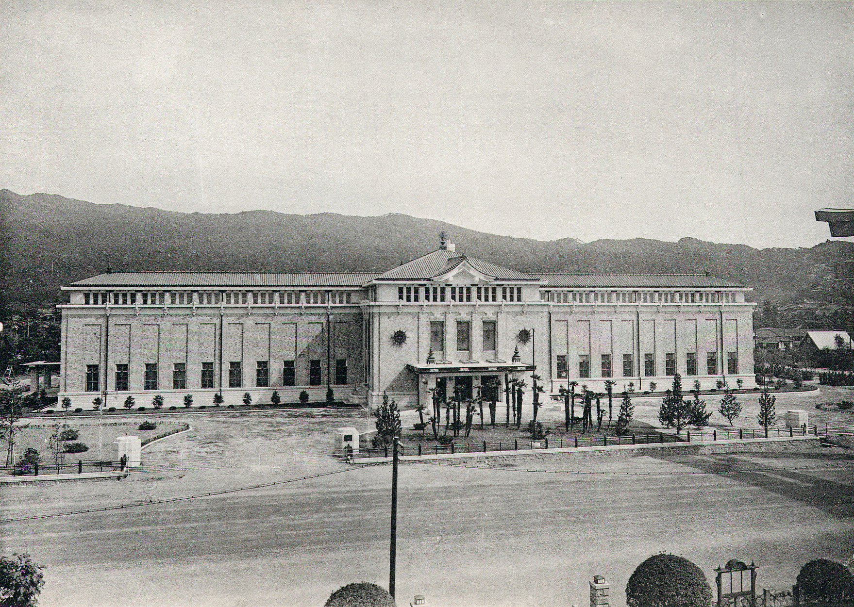 大礼記念京都美術館竣工時の写真 1933年