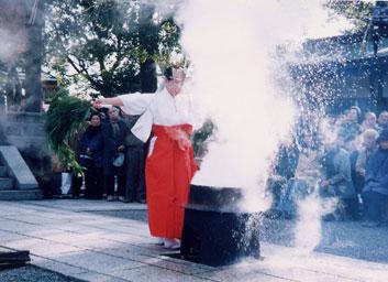 城南宮　湯立神楽