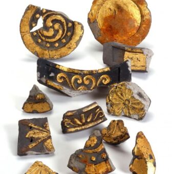 京都市考古資料館　特別展示「THE 金箔瓦」