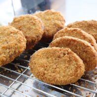 お肉屋さん直営のお総菜屋さんで、味も価格も安心が盛りだくさん！！ お弁当や晩御飯の追加の一品にもおススメなデイリー・デリ改進亭（KAISHIN-TEI）【子育て家庭にやさしい街・深草】