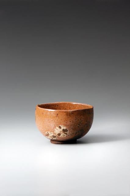 二代 常慶 （生年不詳 ～ 1635）菊之絵赤樂茶碗