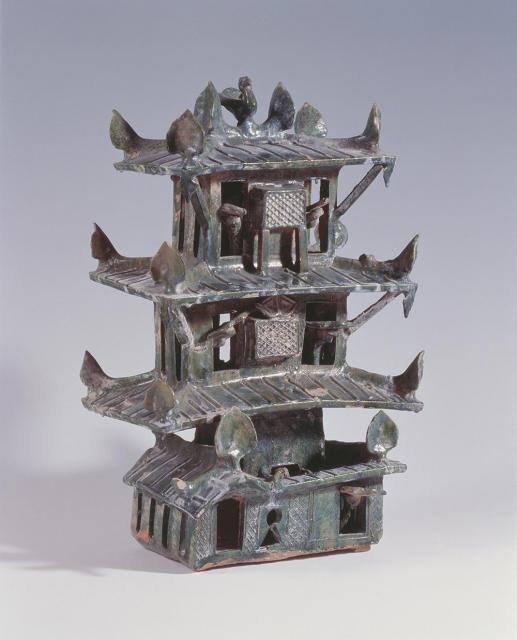 《緑釉楼閣》 華北/後漢時代(1～2世紀)/愛知県陶磁美術館蔵  　キャッチコピー「2000年前のタワーマンション」