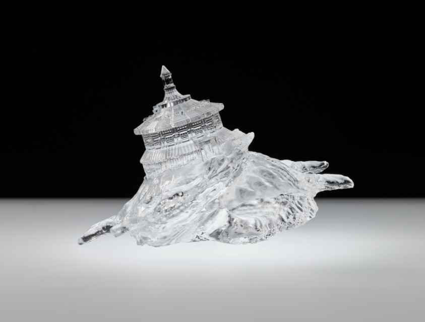 AKI INOMATA《やどかりに「やど」をわたしてみる–Border–（ラ・リューシュ、パリ）》2024年 京都国立近代美術館蔵 ©AKI INOMATA  撮影：若林勇人