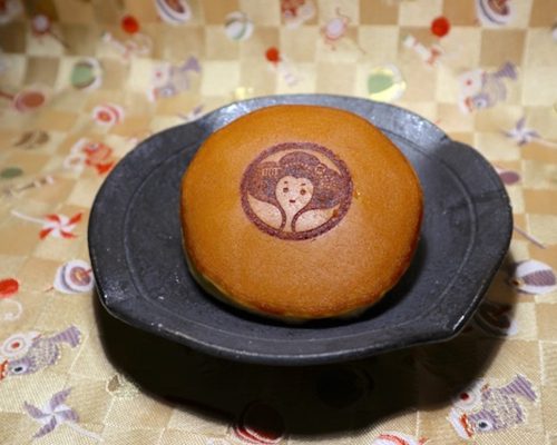 どらやき（粒あん）242円（税込）　（鳴海餅本店様より提供）